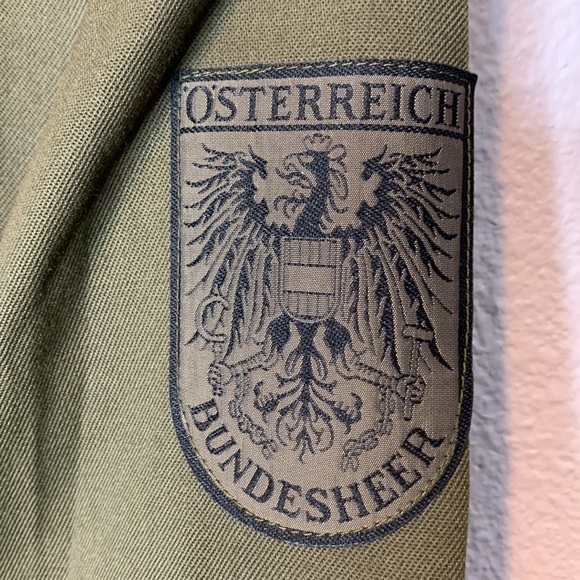 Austrian Army Shirt, European L/S Shirt with Epaulets: Large (40 to 42 U… - Picture 4 of 6